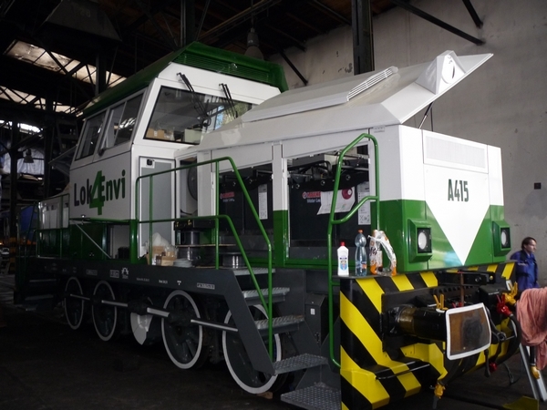 Akumulátorová lokomotiva s upravenými frekvenčními měniči