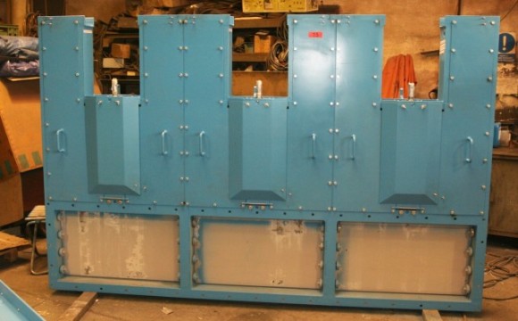 Třídílný deskový uzávěr DU 3x500x2800-EP ve výrobě