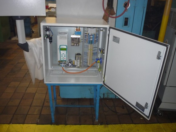 Měnič frekvence pro vysokootáčkové motory obráběcích vřeten