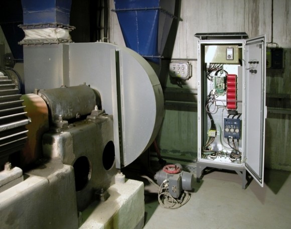 Frekvenční měnič sekundárních vzduchových ventilátorů