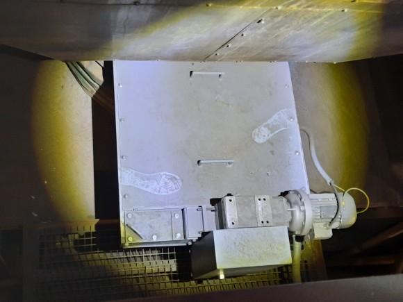 Expedice deskových uzávěrů