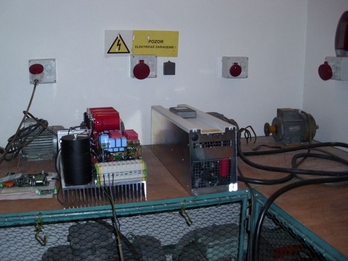 Měnič frekvence-elektrolokomotiva