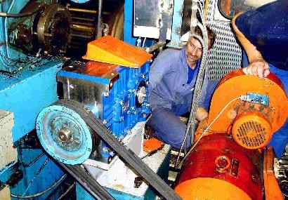 Stroj pro výrobu lepenky, náhrada pohonu