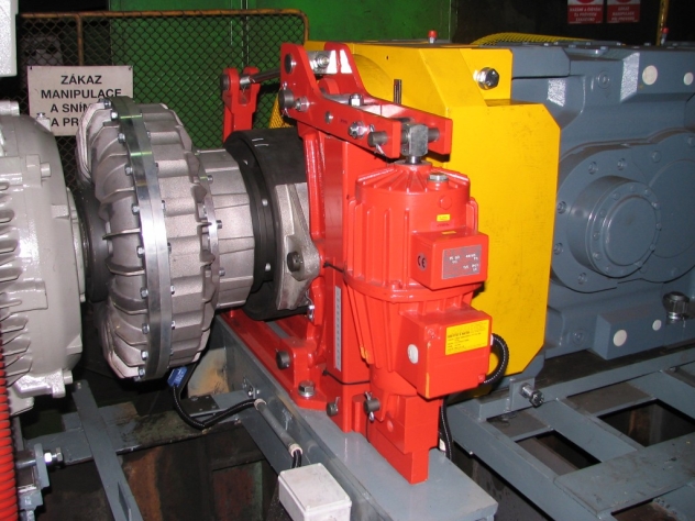 Nová koncepce pohonu šikmého pásu T10B