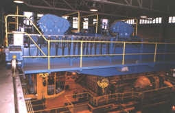 Regulace rychlosti pojezdu a zdvihu strojírenského jeřábu