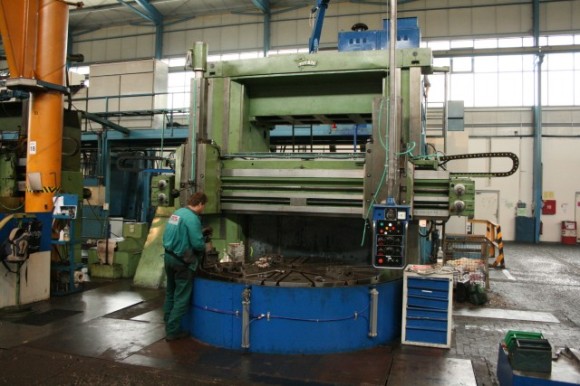 Rekonstrukce karuselu, třískové obrábění velkých dílů