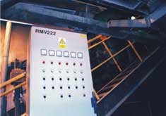 Rozvaděč pro regulaci otáček válcových spalovacích roštů