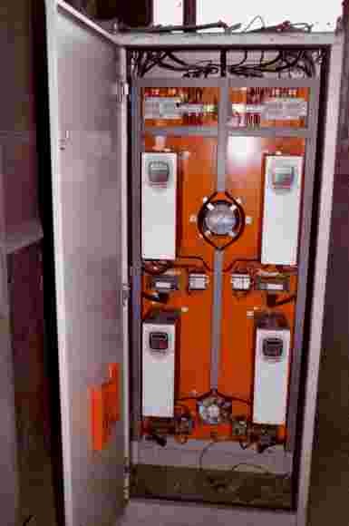 Elektrorozvadeč s frekvenčními měniči PDL electronics se chladí severní stěnou