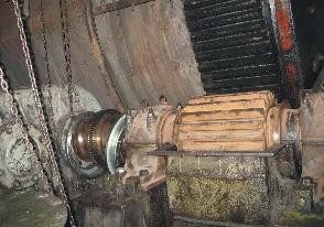 Pružné spojení pohonu s kulovým mlýnem