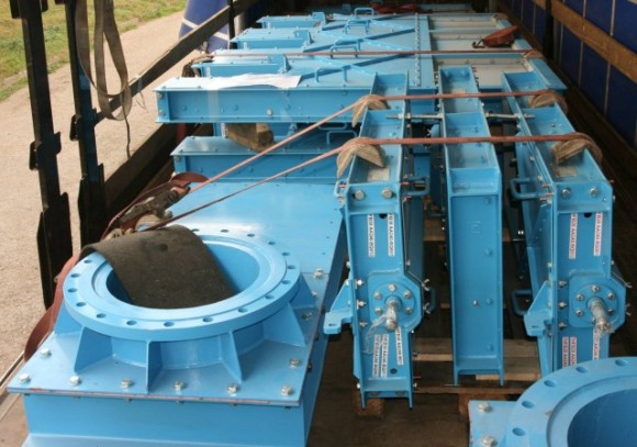 Deskové jednodílné i třídílné uzávěry - expedice