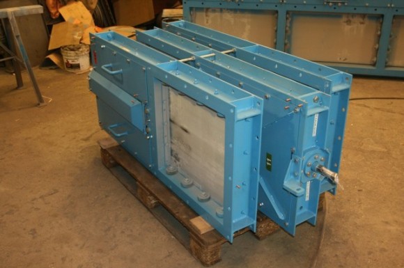 Lineární deskové uzávěry ve výrobě