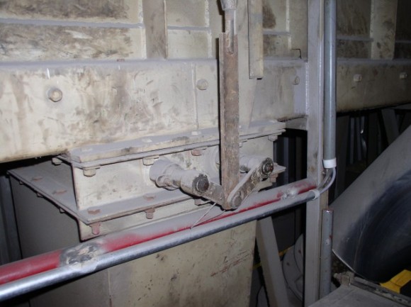 Původní klikový mechanismus uzávěru