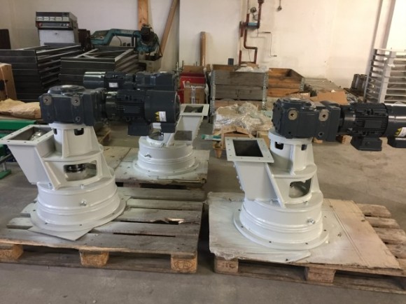 Rotační horizontální dávkovače připravené k expedici