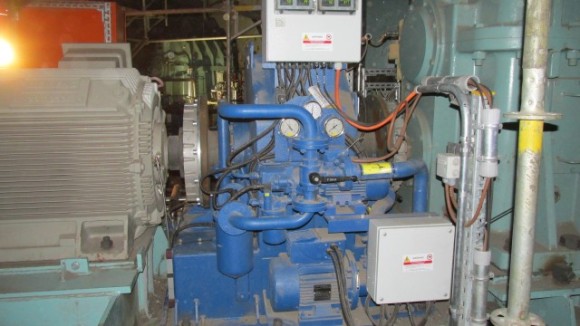 Hydraulická regulační spojka bez krytů pružných spojek