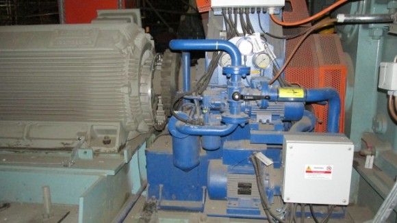 Hydrospojka s odpojeným vstupem - pružnou spojkou