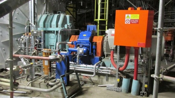 Pohon s regulační spojkou s výměníky chlazení oleje