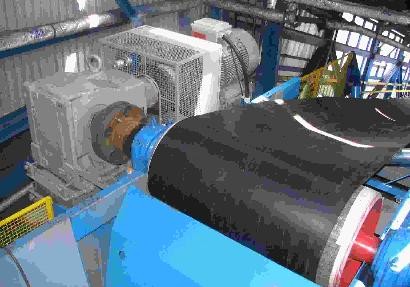 Pomalý rozběh šikmého pasu s hydraulickou spojkou