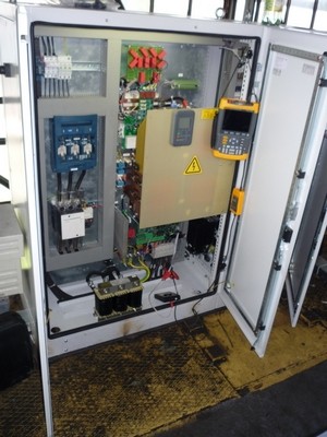 Vektorový frekvenční měnič s IRC snímačem otáček na zdvihu