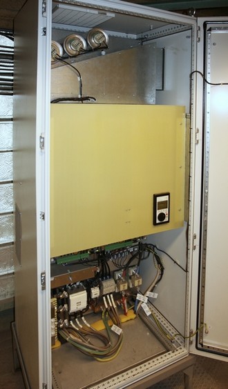 Rekuperační měnič s propojenými DC obvody dodává energii do sítě