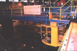 Mostový jeřáb, manipulace ve strojovně