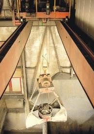 Hlavní přídržný a pomocný uzavírací zdvih drapáku jeřábu