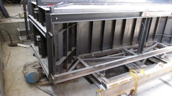 Vibrační motor s regulací frekvence