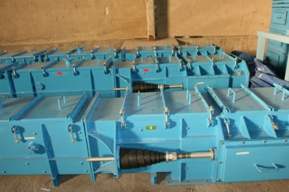 Řetězové podavače paliva připravené k expedici