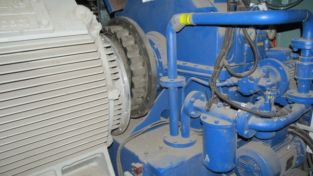 Pružná spojka ARCUSAFLEX je použita na spojení elektromotoru a hydrospojky